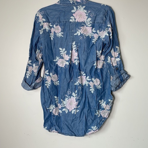 Standard Grace Floral Denim Blouse - Picture 7 of 7